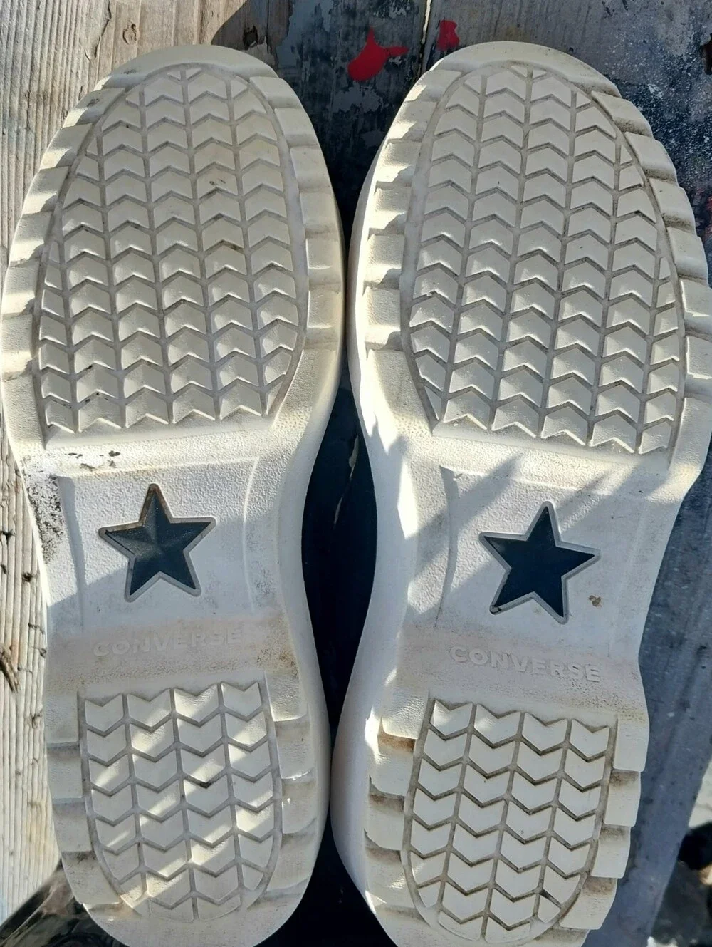 Converse Chuck Taylor All Star Lugged 2.0 Kids High Top - Size 1